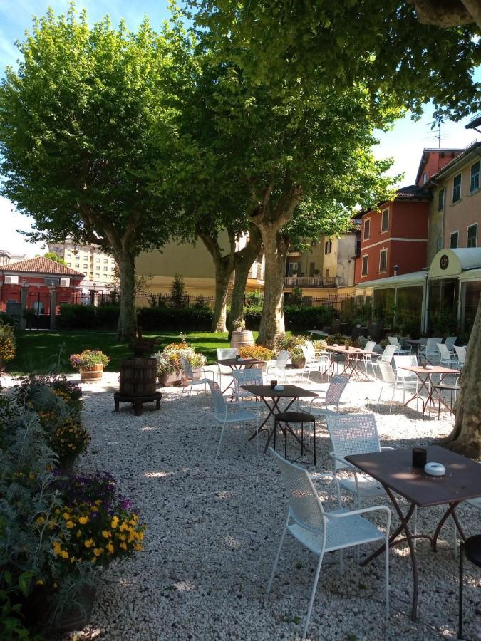נובי ליגורה Ristorante Albergo Corona מראה חיצוני תמונה